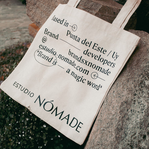 Detalle de la impresión de totebags en serigrafía